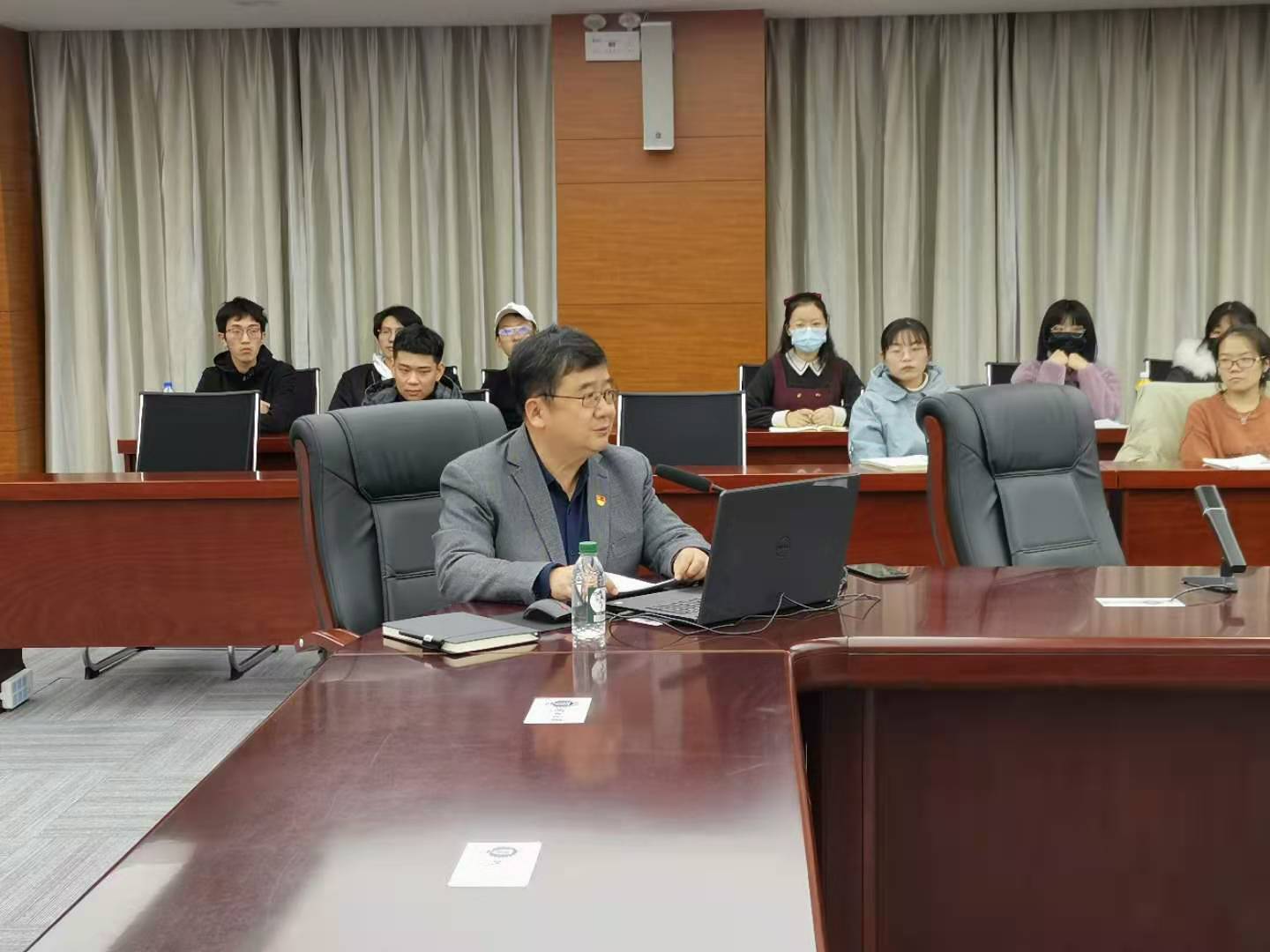 1606903265930800.jpg 王培光书记讲思政课个人.jpg